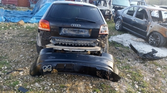 Audi A3 bagaj kapağı 2004 model