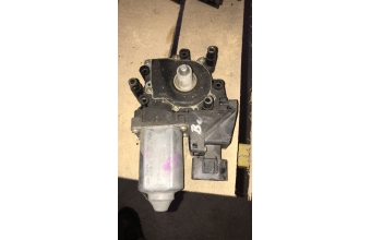 Audi A4 sol ön cam açma motoru