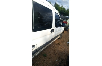 Berlingo sag ön sağ arka kapı