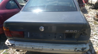 bmw 5.0 çıkma bagaj kapağı