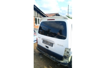 Citroen Berlingo bagaj kapak