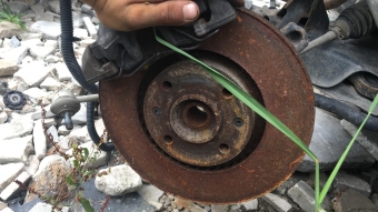 citroen berlingo çıkma sol taşıyıcı disk fren merkezi