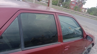 Citroen Saxo sağ kapı camlari