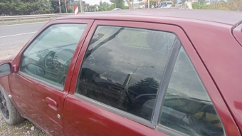 Citroen Saxo sol kapı camlari