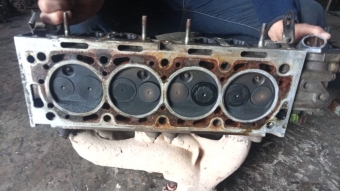 Citroen zx 1.8 8v silindir kapak