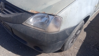 Dacia Logan sol far