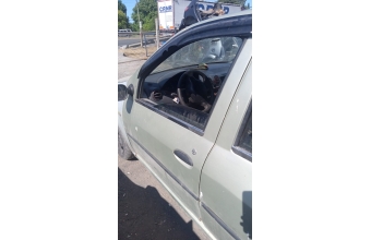 Dacia Logan sol ön kapi
