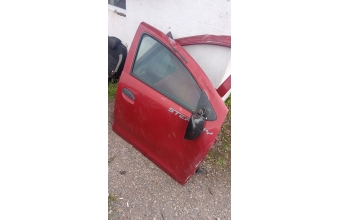 Dacia stepvay sağ ön kapı ufak hasarli