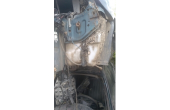 daihatsu charade çıkma silecek bidonu
