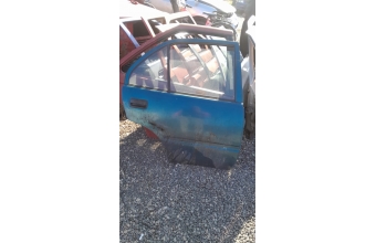 Daihatsu Charade sag arka kapı