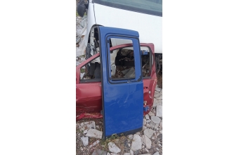 Fiat Doblo sağ bagaj kapagi