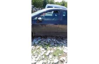Fiat linea sol ön kapı