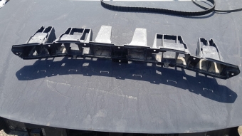 Ford currıer arka tampon darbe emici braket ayagı