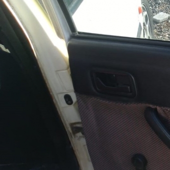 ford escort 1.6 16 valf çıkma sağ arka kapı kolçağı.