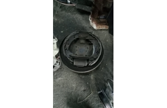 Ford escort sağ arka fren tablasi