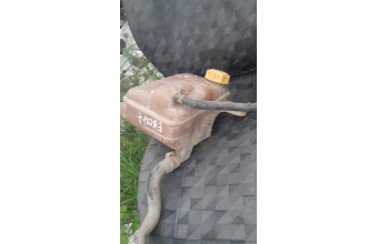 Ford escort yedek su bidonu