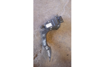 ford fiesta 1.4 çıkma gaz pedalı