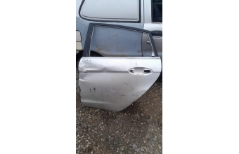 Ford fiesta sol arka kapı ufak hasarlı 2011-2016