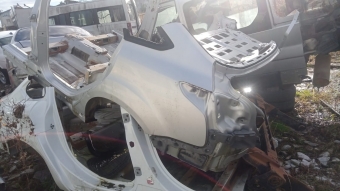 Ford Focus 3.5 sedan sol arka çamurluk kesme orjinal parça