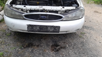 Ford mondeo mk2 on tampon