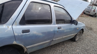 Ford sierra sag kapılar