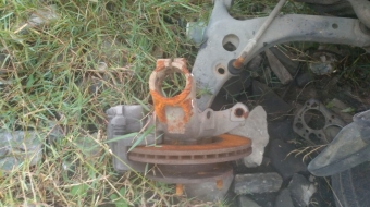 ford transit v184 çıkma sol ön taşıyıcı klaper disk