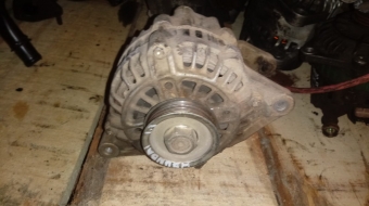 hyundai accent ls 1.3 çıkma şarj dinamosu