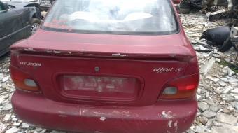 Hyundai accent ls bagaj kapağı