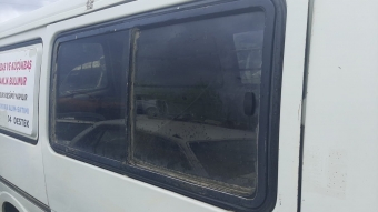 kia besta çıkma sağ sürgü kapı camı