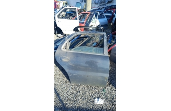 Kia klarus sağ arka kapı