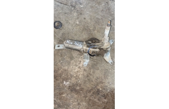 Kia Pride arka silecek motoru