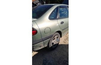 Laguna 1 sag arka camurluk kesme