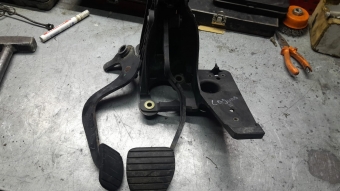 Laguna 2 pedal takımı manuel orjinal parça