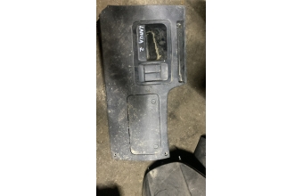 Lancia delta direksiyon alt plastik