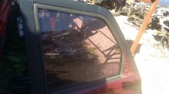 mahindra çıkma sağ ön cam