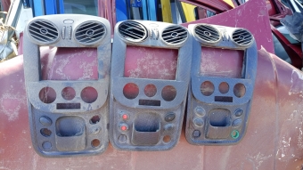 Mahındra teyp çerçeve