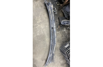 Mazda 323 cam önü ızgarası