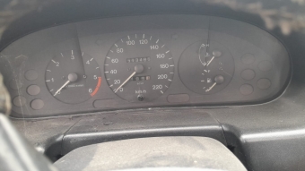 Mazda 323 family km saati