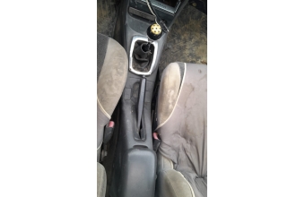 Mazda 323 family vites konsolu 