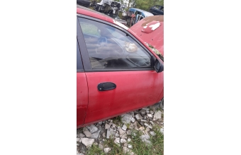 Mazda 323 sag on kapi 