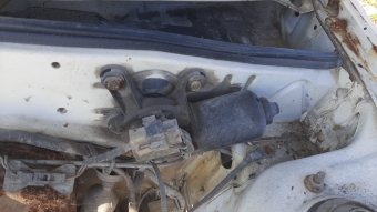mazda 323 sedan çıkma ön silgeç motoru