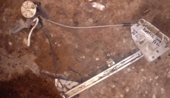 mazda 323 sedan çıkma sağ arka cam krikosu motorlu