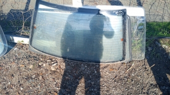 Mazda 323 sedan kasa arka cam