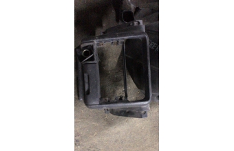 Mazda 323 teyp çerçevesi