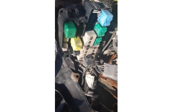 mazda 626 2.0 otomatik çıkma motor içi sigorta tablası