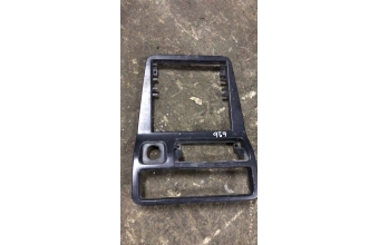 Mazda 626 teyp çerçevesi