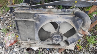 mazda 929 2.0 çıkma su radyatör fan davlumbaz