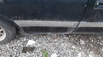 mazda 929 çıkma sağ arka kapı bandı