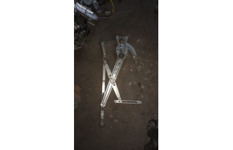 Mazda e2200 sağ ön cam krikosu