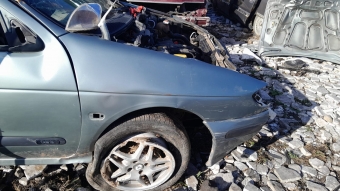 Megane 1 96-99 sag on camurluk orjinal parça